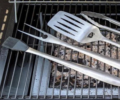 How to Choose the Best Outdoor BBQ Grill Accessories for Your Customers?